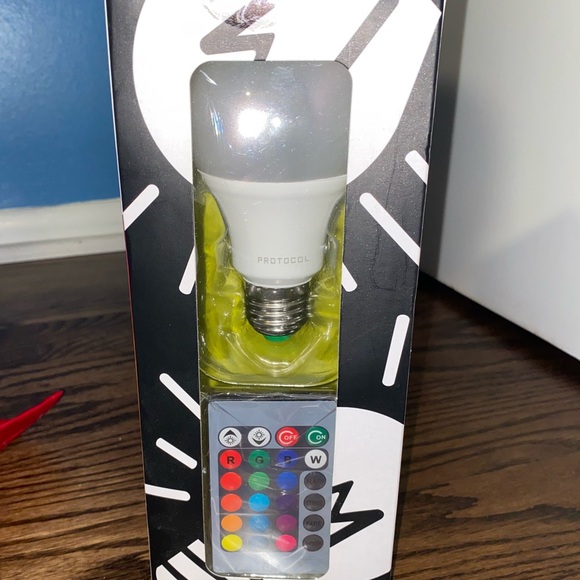 “Good for Hue” single LED light - Picture 2 of 6